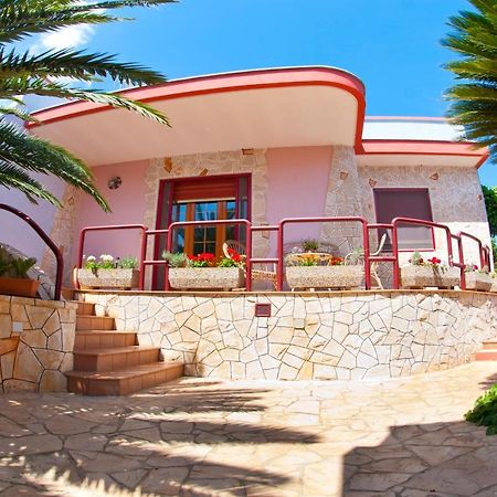 Perrone Apartments تريكاس المظهر الخارجي الصورة