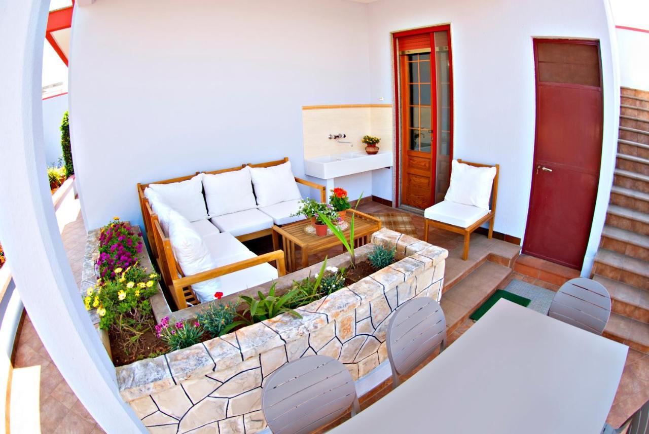 Perrone Apartments تريكاس المظهر الخارجي الصورة