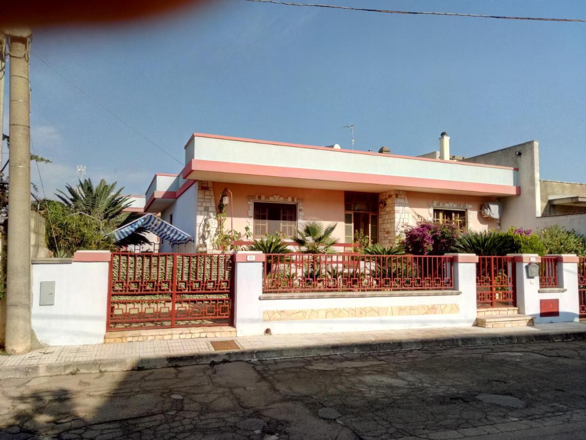 Perrone Apartments تريكاس المظهر الخارجي الصورة